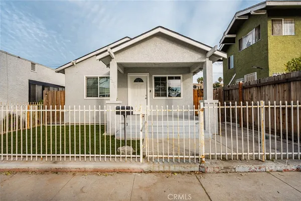 $515,000 | 2320 Locust Avenue, Long Beach, CA 90806