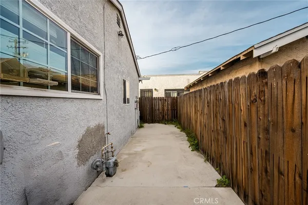 $499,000 | 2320 Locust Avenue, Long Beach, CA 90806