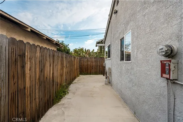 $499,000 | 2320 Locust Avenue, Long Beach, CA 90806