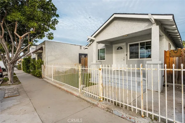 $499,000 | 2320 Locust Avenue, Long Beach, CA 90806