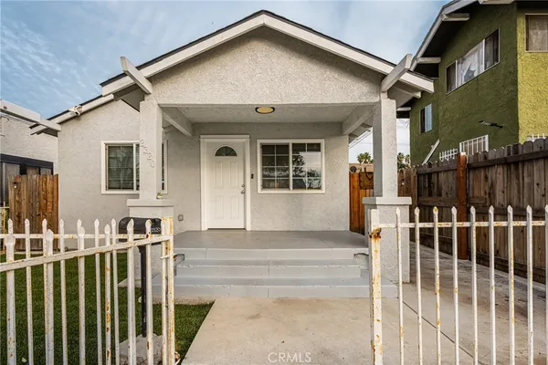 $499,000 | 2320 Locust Avenue, Long Beach, CA 90806
