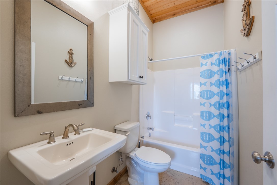109 Copano Cove Road Rockport, TX 78382 - Photo 23 of 32
