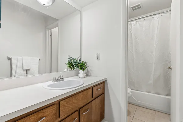 $114,900 | 734 West Kilgore Road, Unit 208, Kalamazoo, MI 49008