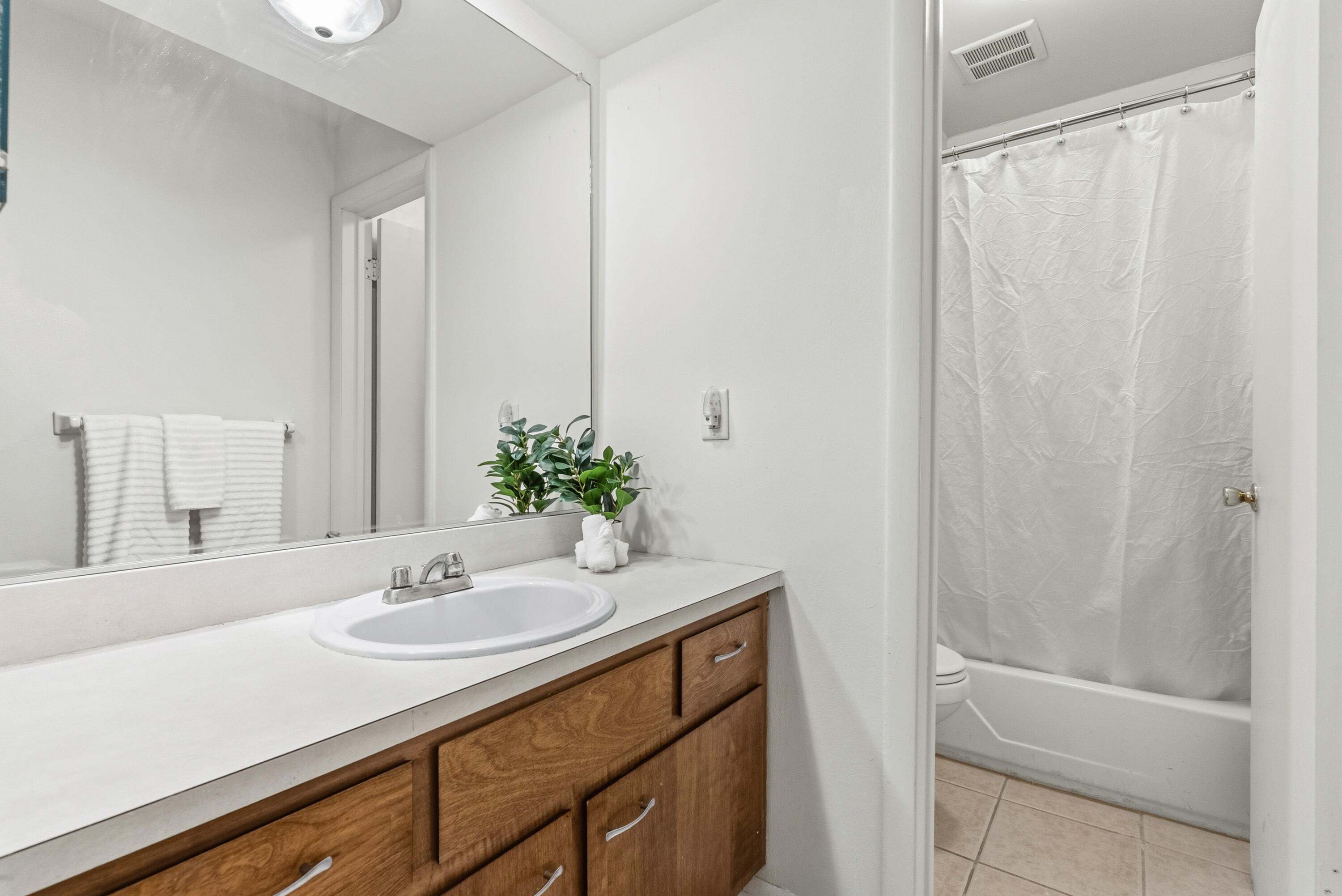 734 West Kilgore Road, Unit 208 Kalamazoo, MI 49008 - Photo 20 of 32 Kilgore Rd W 734 Unit 208 Portage 49024-