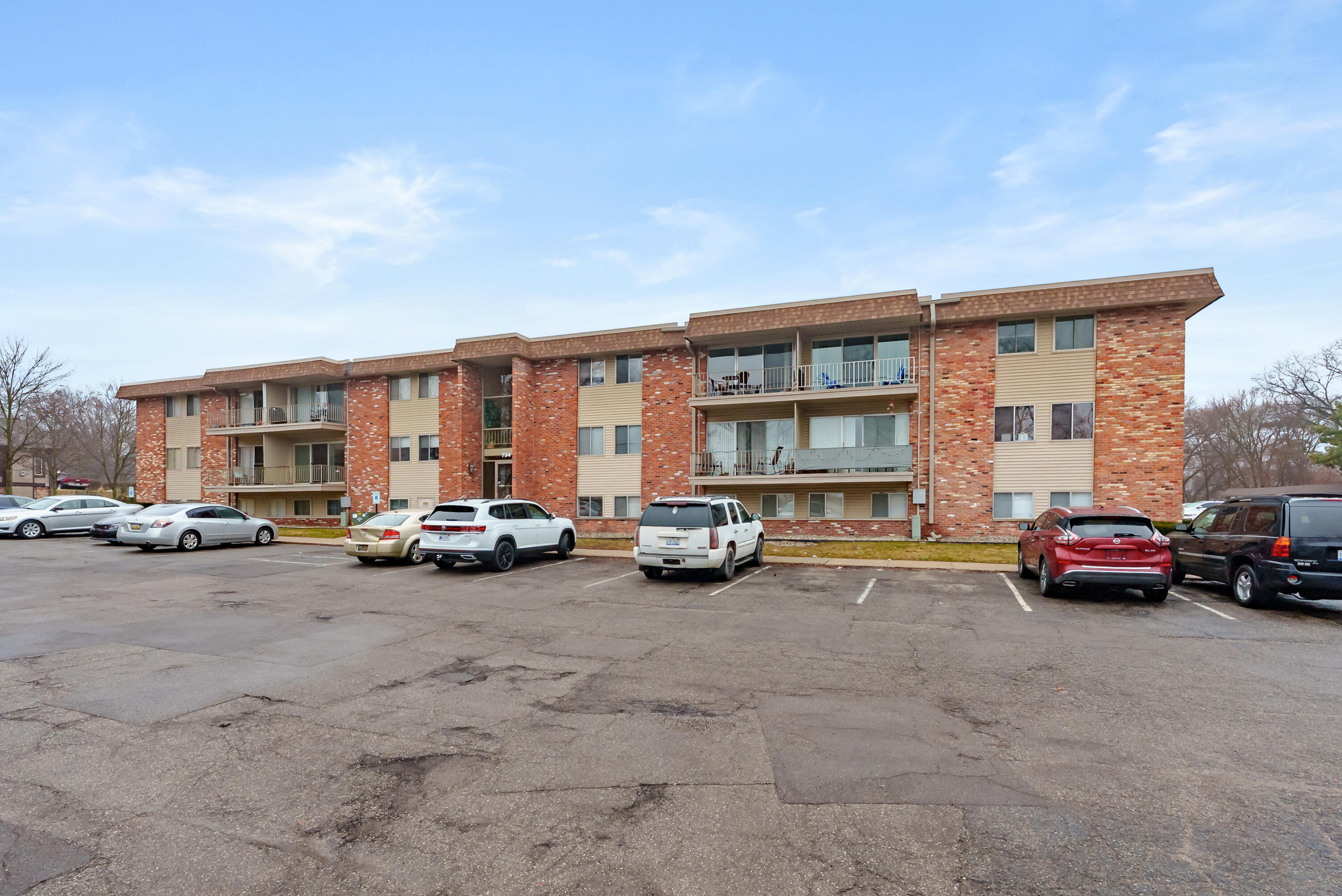 734 West Kilgore Road, Unit 208 Kalamazoo, MI 49008 - Photo 3 of 32 Kilgore Rd W 734 Unit 208 Portage 49024-