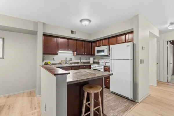 $114,900 | 734 West Kilgore Road, Unit 208, Kalamazoo, MI 49008