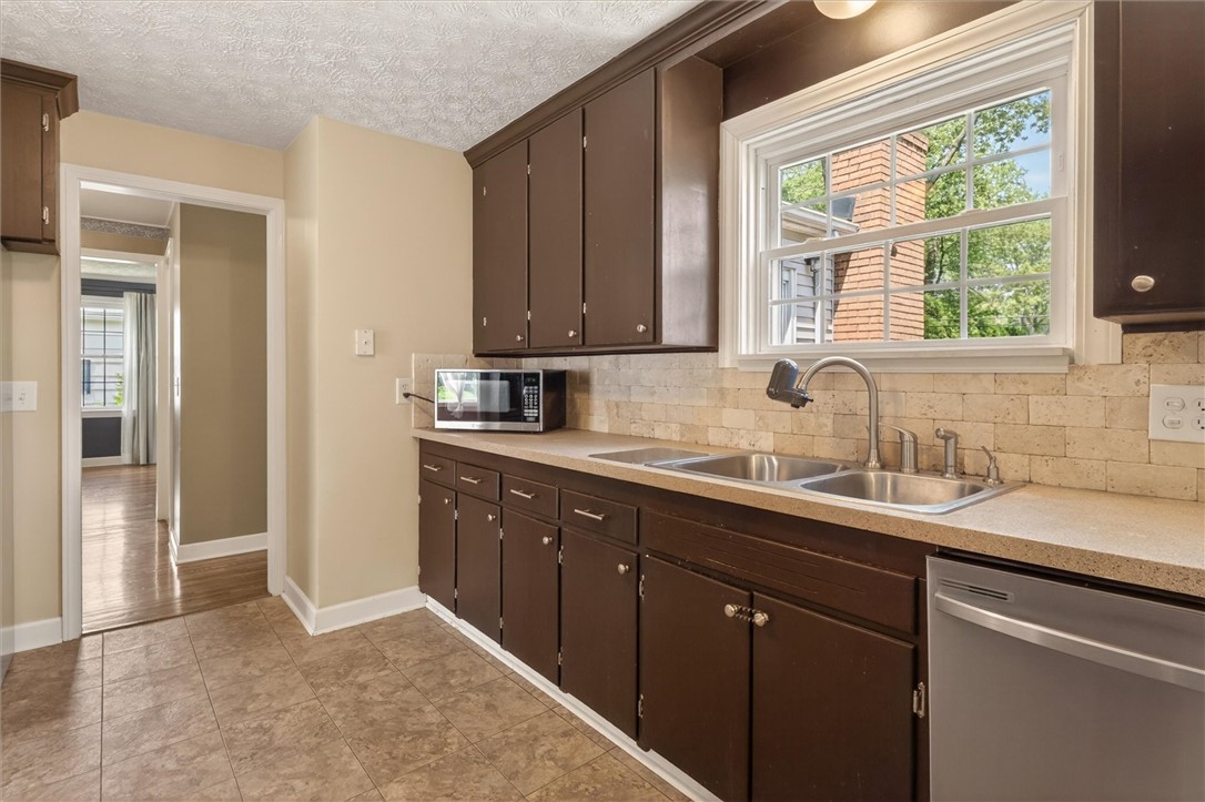 1792 Winton Road North Irondequoit, NY 14609 - Photo 31 of 48