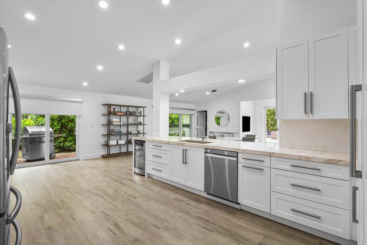 4564 Bocaire Boulevard Boca Raton, FL 33487 - Photo 14 of 64 Kitchen