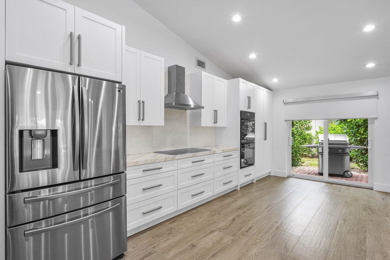 4564 Bocaire Boulevard Boca Raton, FL 33487 - Photo 15 of 64 Kitchen