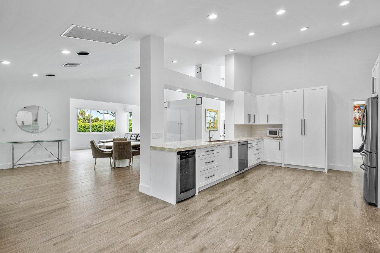 4564 Bocaire Boulevard Boca Raton, FL 33487 - Photo 16 of 64 Kitchen