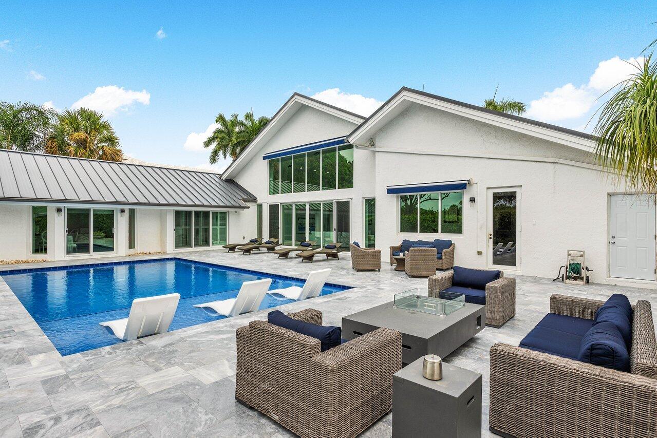 4564 Bocaire Boulevard Boca Raton, FL 33487 - Photo 38 of 64 Back patio