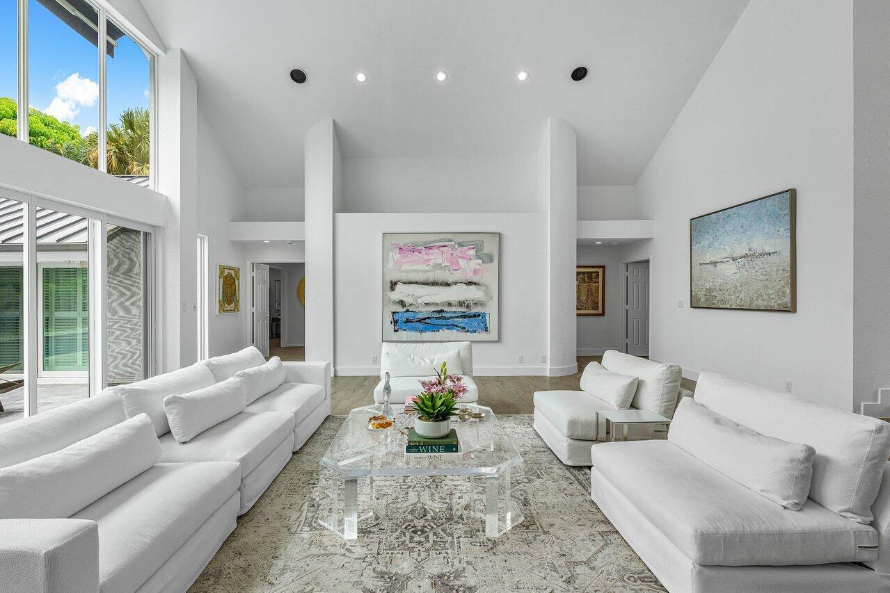 4564 Bocaire Boulevard Boca Raton, FL 33487 - Photo 7 of 64 Living room
