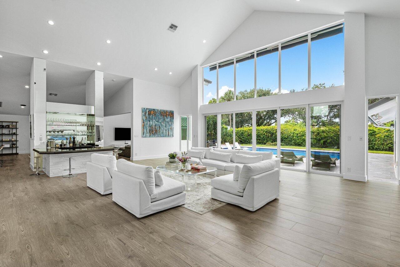 4564 Bocaire Boulevard Boca Raton, FL 33487 - Photo 8 of 64 High ceilings