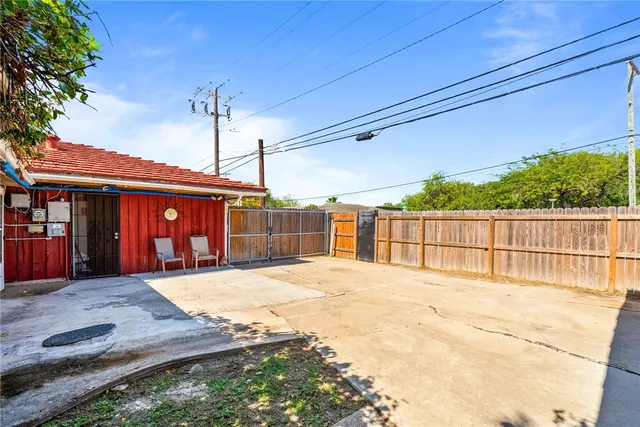 $300,000 | 1302 Aswan Drive, Corpus Christi, TX 78412