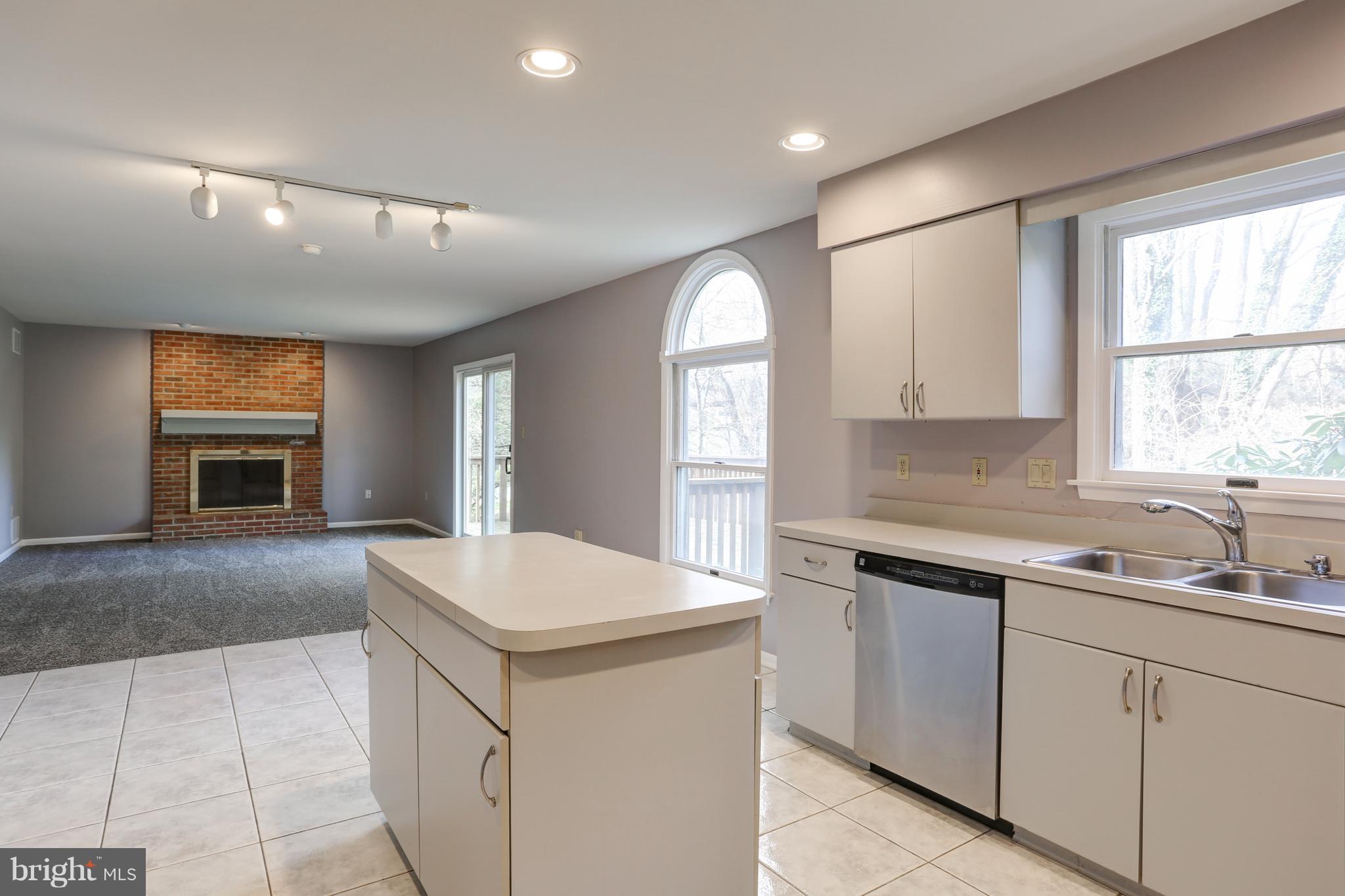 1422 Garalyn Road Harrisburg, PA 17110 - Photo 4 of 10 Gallery Image 4