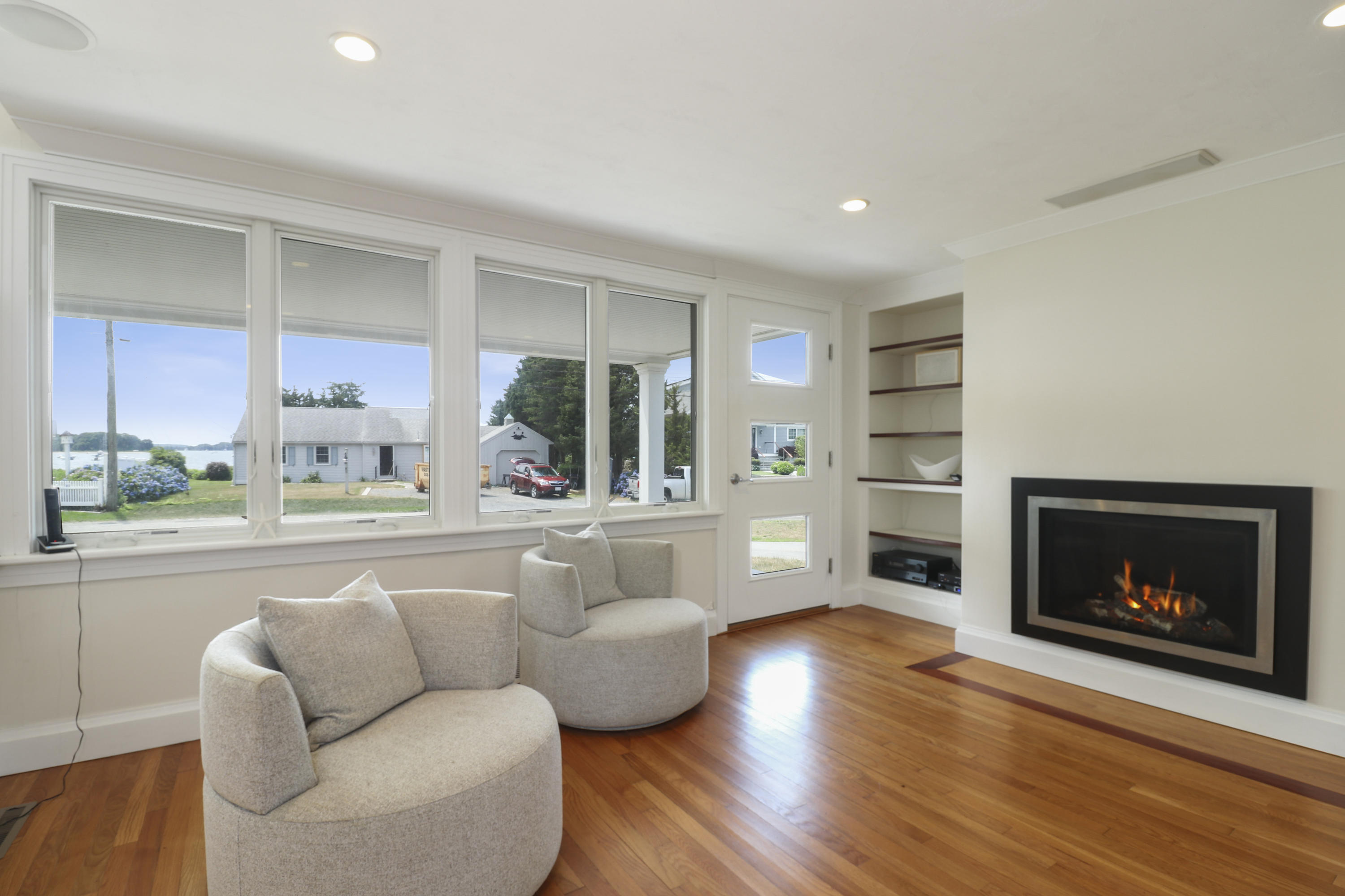 12 Cove Road Pocasset, MA 02559 - Photo 8 of 33 008-photo-kitchendining-room-8443904
