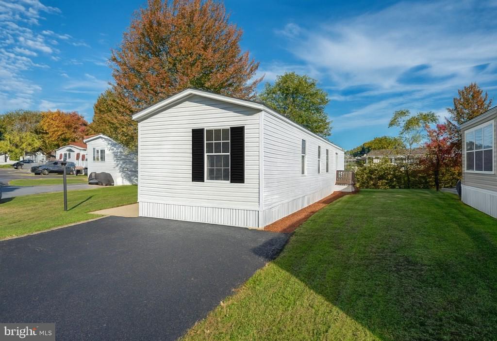 31 Davis Avenue Gettysburg, PA 17325 - Photo 3 of 23 a view of a house with a yard
