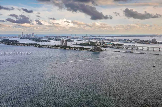 $3,399,000 | 700 Northeast 24th Street, Unit 4401, Miami, FL 33137