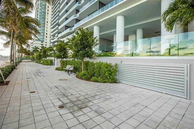 $3,399,000 | 700 Northeast 24th Street, Unit 4401, Miami, FL 33137
