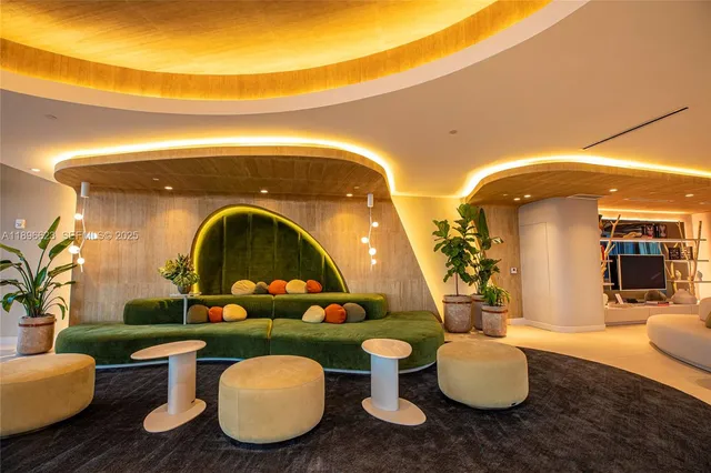 $3,399,000 | 700 Northeast 24th Street, Unit 4401, Miami, FL 33137