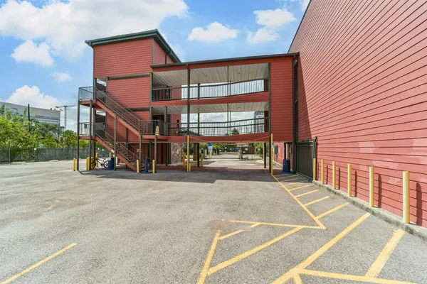 $925 | 1025 Swanson Street, Unit 309, Houston, TX 77030