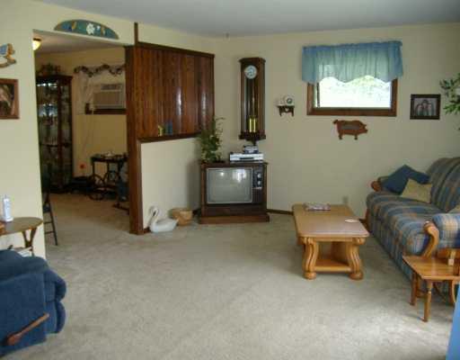 312 Ross Road Eighty Four, PA 15330 - Photo 3 of 8 Living Room.