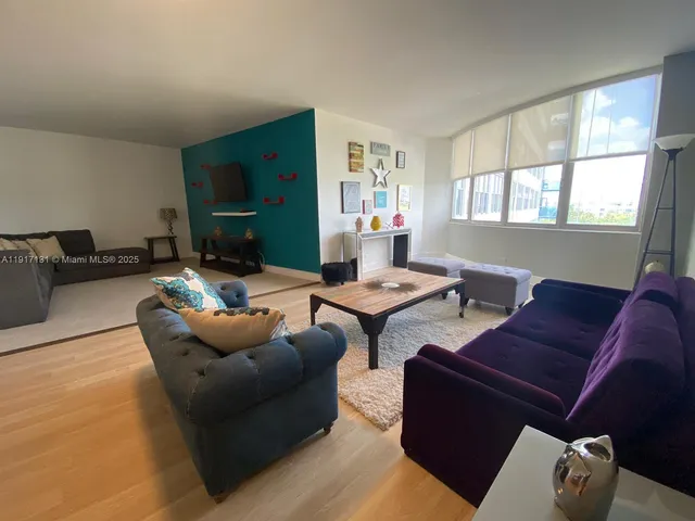 $2,800 | 7441 Wayne Avenue, Unit 4D, Miami Beach, FL 33141