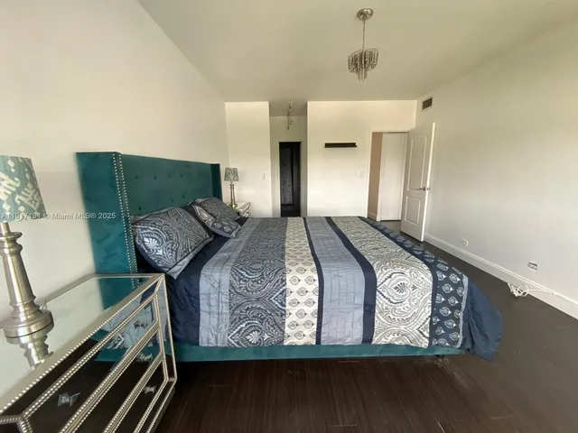 $2,800 | 7441 Wayne Avenue, Unit 4D, Miami Beach, FL 33141