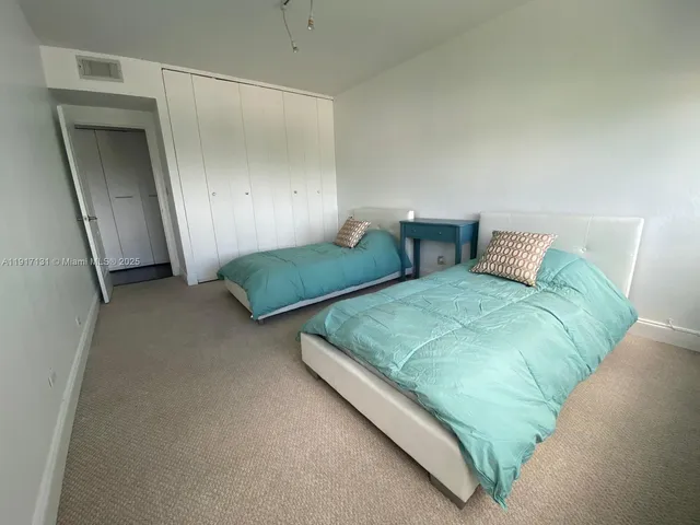 $2,800 | 7441 Wayne Avenue, Unit 4D, Miami Beach, FL 33141