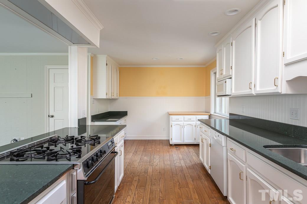 3424 Huckabay Circle Raleigh, NC 27612 - Photo 4 of 26 Gallery Image 4