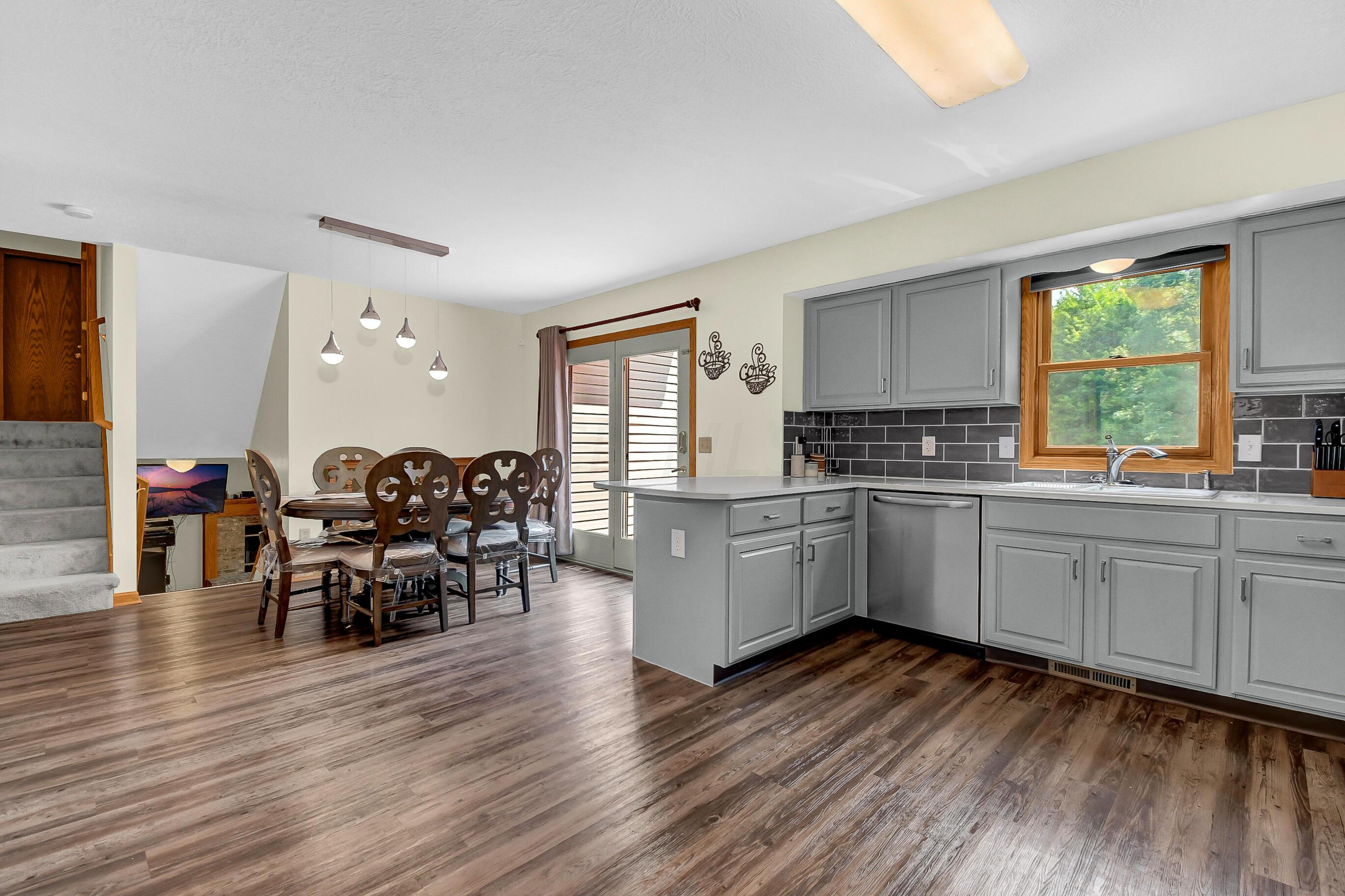 5581 Spring Hill Road Southeast Newark, OH 43056 - Photo 12 of 46
