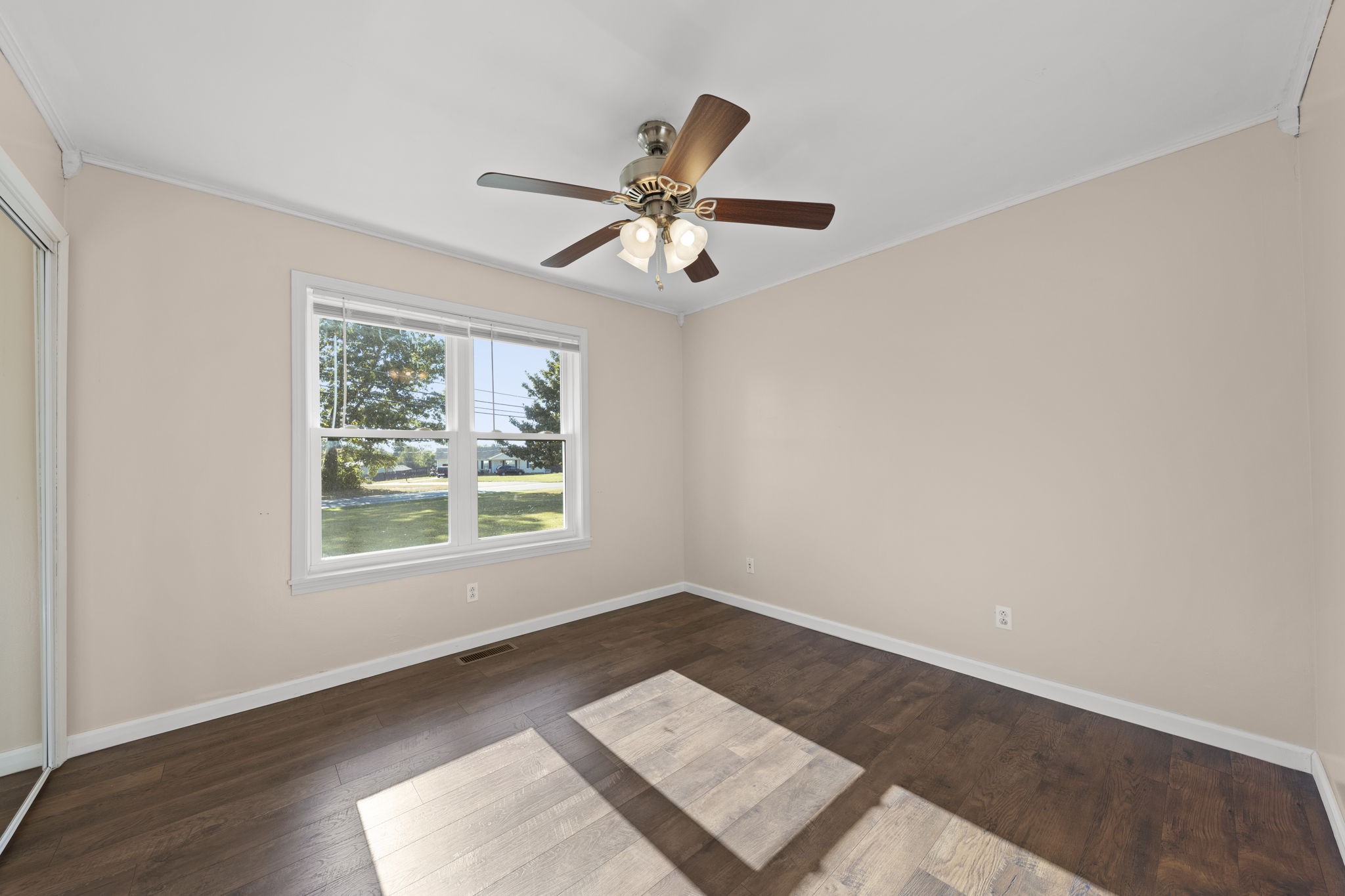 702 Hugh Hunter Road Oak Grove, KY 42262 - Photo 15 of 34 Gallery Image 15
