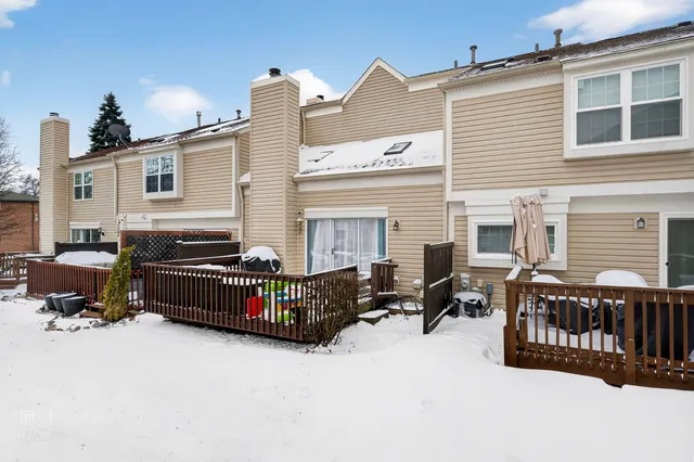 $339,900 | 1543 Apple Grove Lane, Westmont, IL 60559