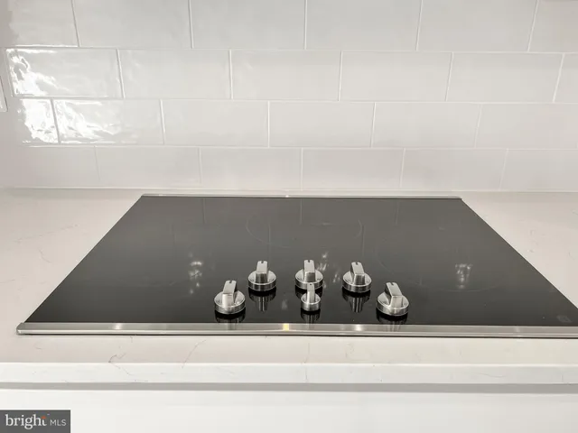 $3,500 | 2176 Glacier Road, Herndon, VA 20170