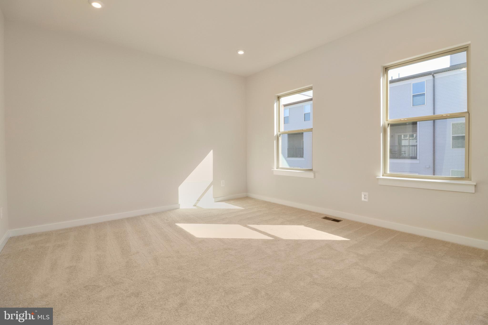 2176 Glacier Road Herndon, VA 20170 - Photo 24 of 42