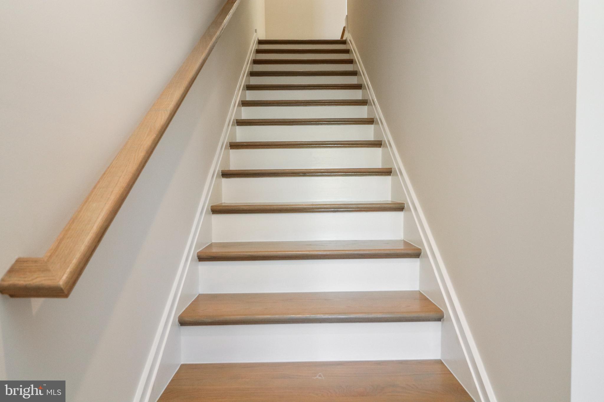 2176 Glacier Road Herndon, VA 20170 - Photo 3 of 42