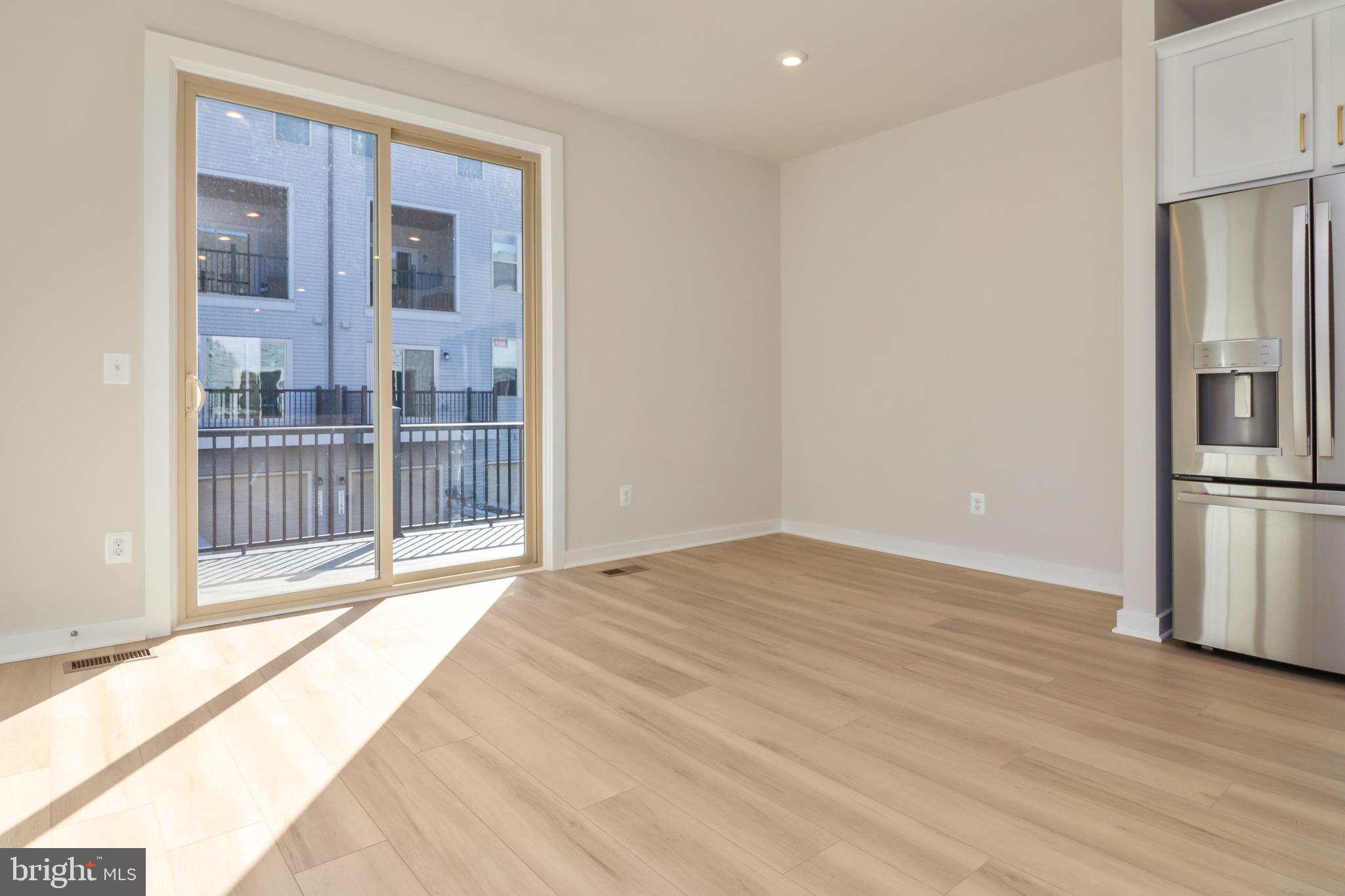 2176 Glacier Road Herndon, VA 20170 - Photo 4 of 42