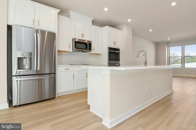 $3,500 | 2176 Glacier Road, Herndon, VA 20170