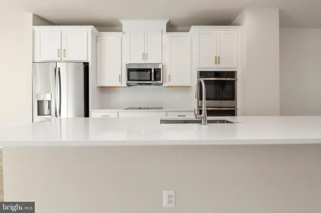 $3,500 | 2176 Glacier Road, Herndon, VA 20170