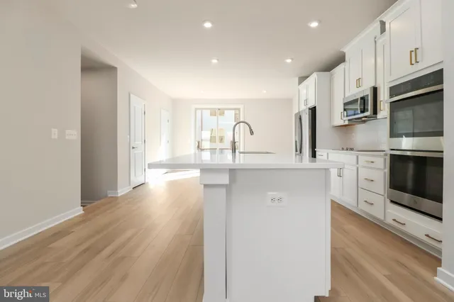 $3,500 | 2176 Glacier Road, Herndon, VA 20170