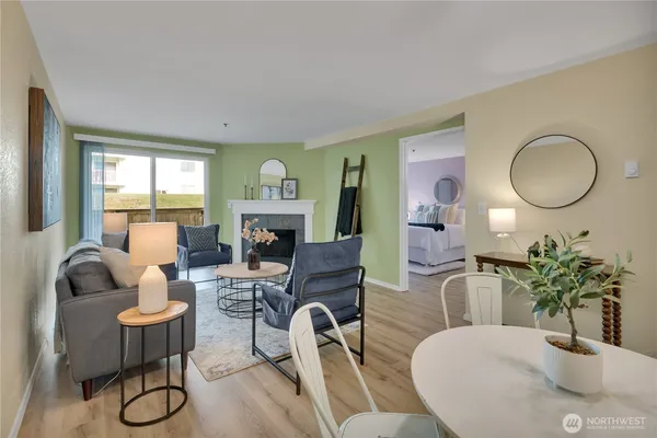$250,000 | 25035 98th Place South, Unit D102, Kent, WA 98030