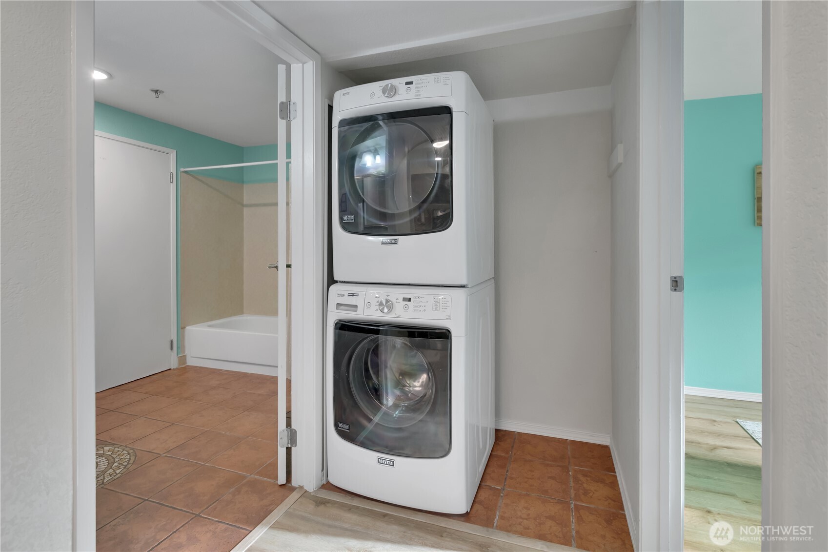 25035 98th Place South, Unit D102 Kent, WA 98030 - Photo 6 of 28