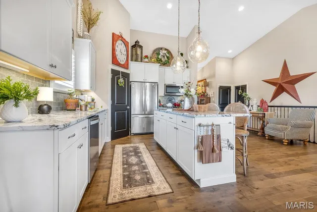 $549,900 | 701 Ridgepointe Court, Lake St. Louis, MO 63367