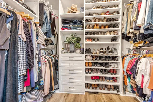 $549,900 | 701 Ridgepointe Court, Lake St. Louis, MO 63367