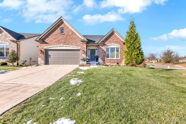 $549,900 | 701 Ridgepointe Court, Lake St. Louis, MO 63367