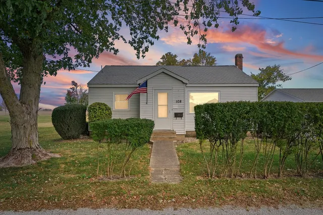 $189,900 | 108 Pauline Street, Royal, IL 61871