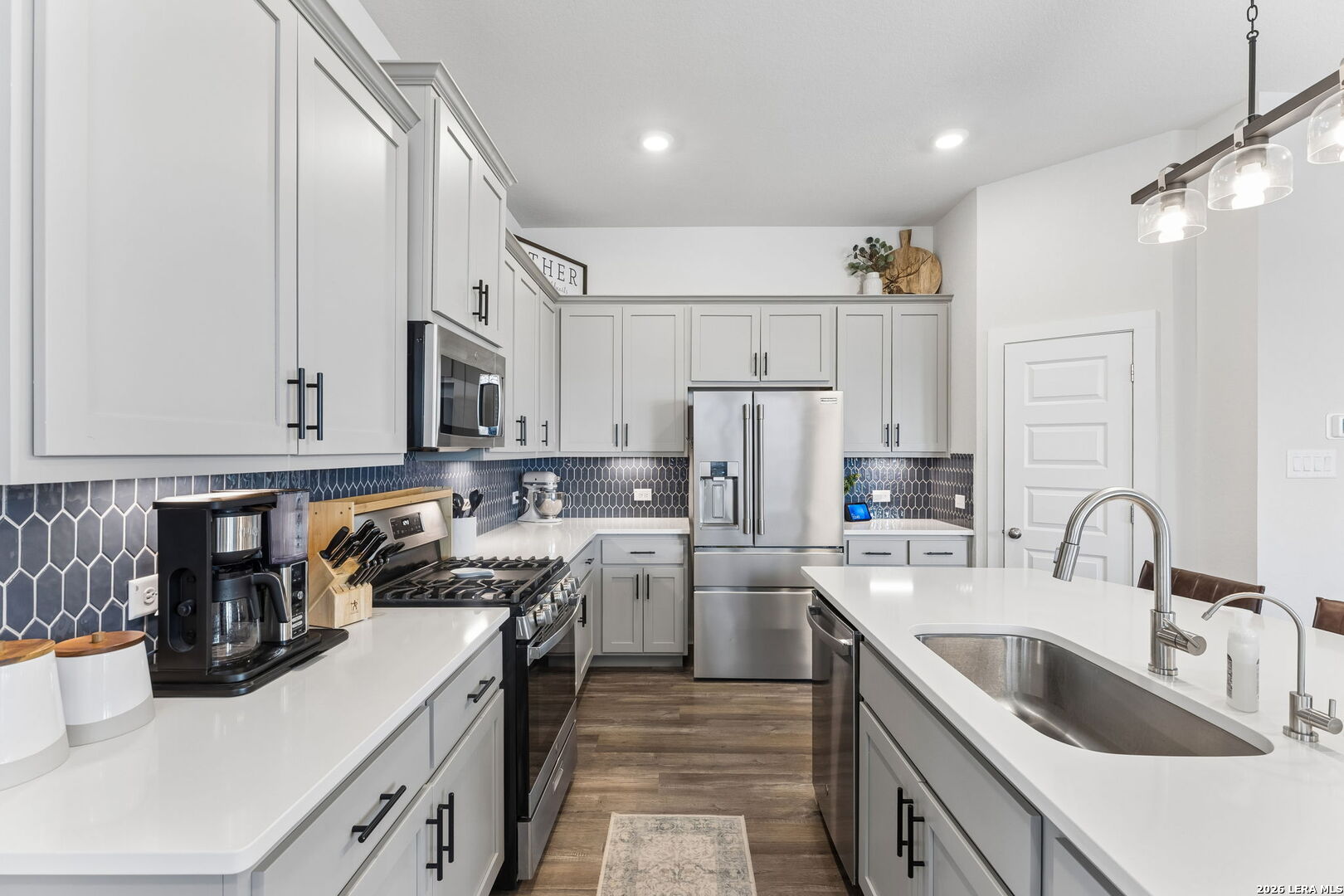 1425 Escarpment Road New Braunfels, TX 78132 - Photo 9 of 54