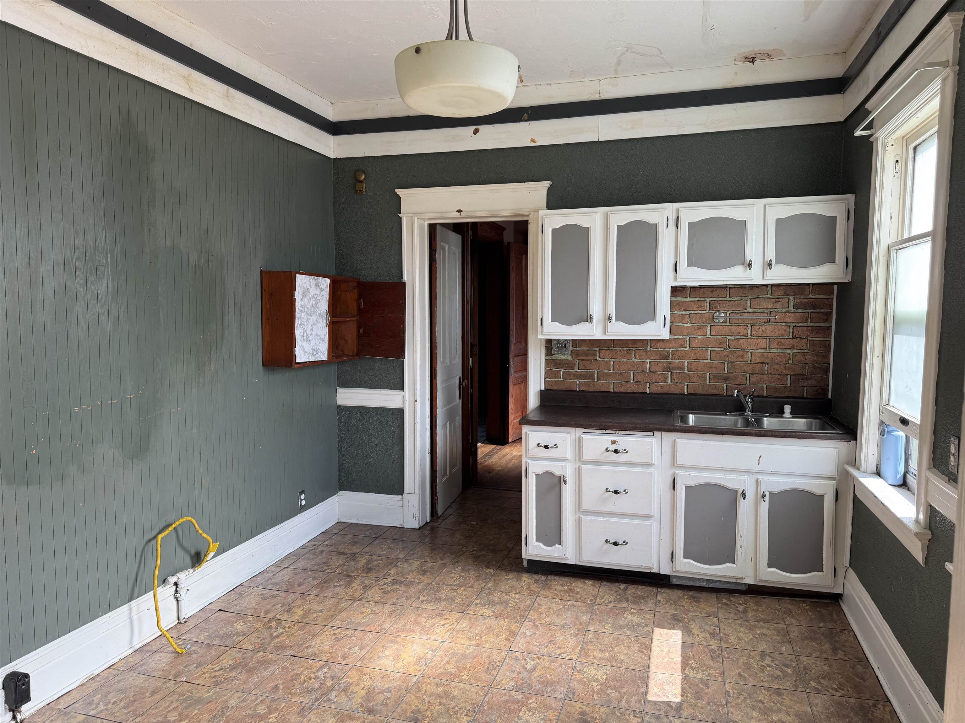 1602 Clark Street Manitowoc, WI 54220 - Photo 2 of 13