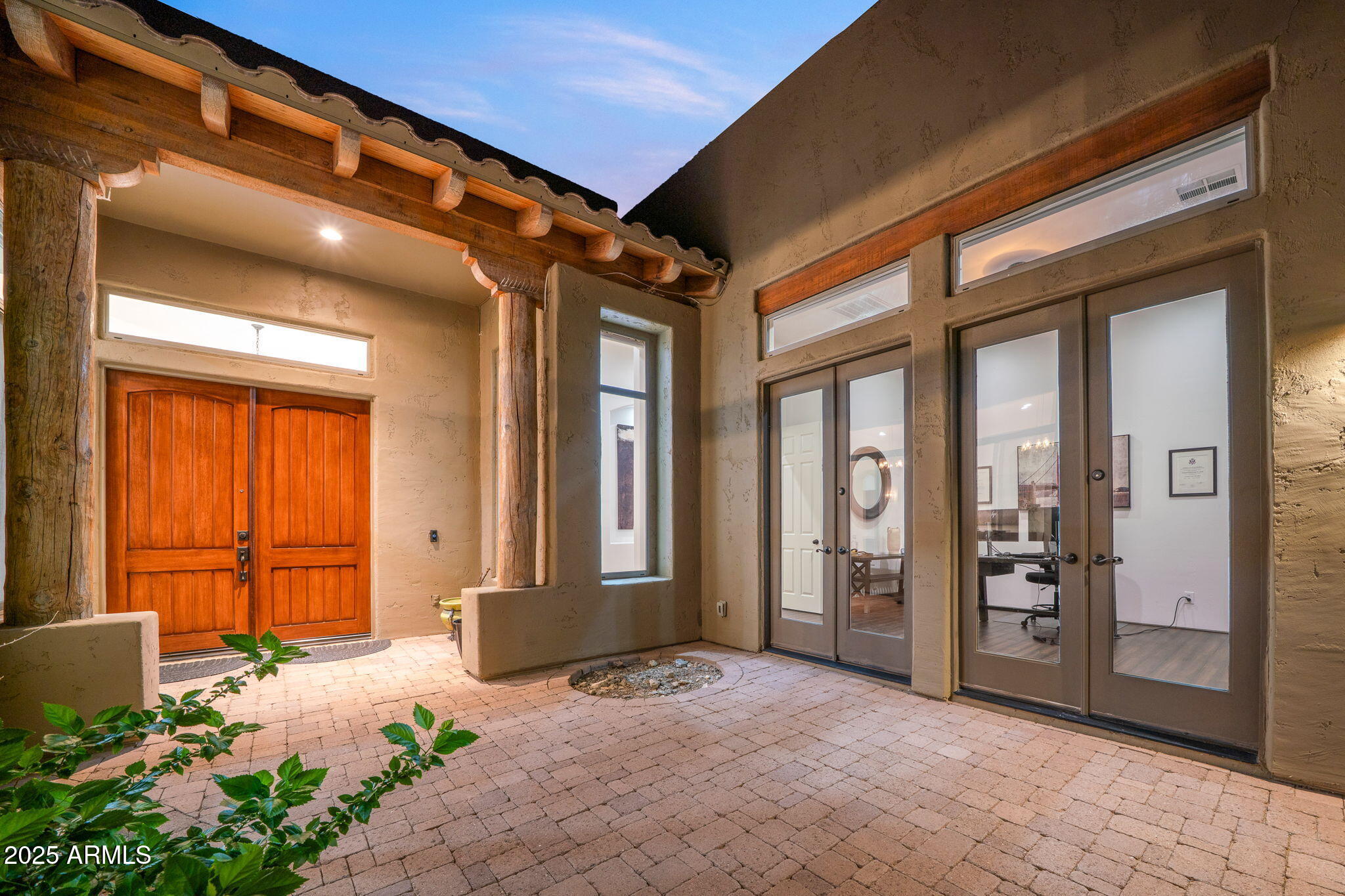 10302 South 16th Avenue Phoenix, AZ 85041 - Photo 18 of 74 a view of an entryway