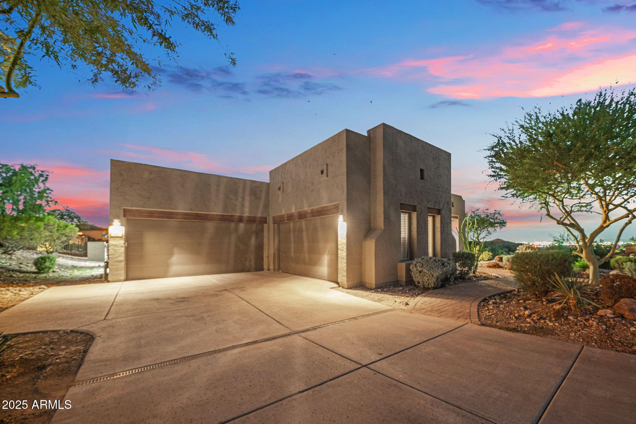 10302 South 16th Avenue Phoenix, AZ 85041 - Photo 5 of 74 76-web-or-mls-10302 S 16th Ave - MLS Ima